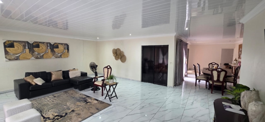 3 Bedroom Property for Sale in La Hoff North West